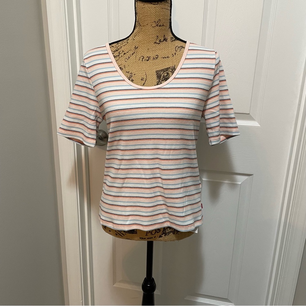 Levi’s Striped Tee - Picture 2 of 7